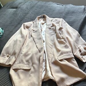 Chic Women's Blazer in Light Pink
